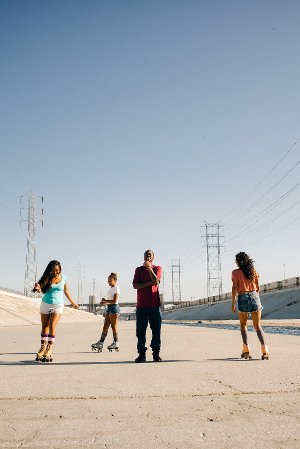 Illa J skating in L.A.